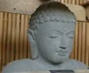 Artikelbild 2 des Artikels “Sitzender Buddha, Japaner, 78 cm Höhe, Naturstein (Basanit), Steinmetzarbeiten. Naturstein, Grau “